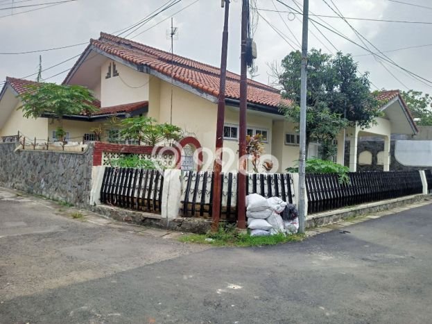 Rumah Modern 6 KT LT 325m2 di Turangga Rumah Modern 6 KT LT 325m2 di Turangga