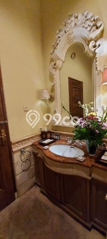 Rumah 5 KT 4 KM Fully Furnished di Lokasi Prestisius Renon, Denpasar Rumah 5 KT 4 KM Fully Furnished di Lokasi Prestisius Renon, Denpasar