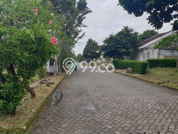 Tanah Dijual Area Strategis di Bintaro Tangerang Selatan 335m2 Tanah Dijual Area Strategis di Bintaro Tangerang Selatan 335m2