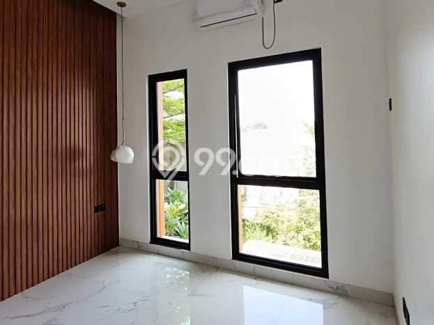 Rumah Strategis Modern Lb 150m2 di Pesanggrahan, Jakarta Selatan Rumah Strategis Modern Lb 150m2 di Pesanggrahan, Jakarta Selatan