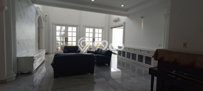 Rumah Bagus di , Bandung, LT 450m2m², LB 1000m2m² Rumah Bagus di , Bandung, LT 450m2m², LB 1000m2m²