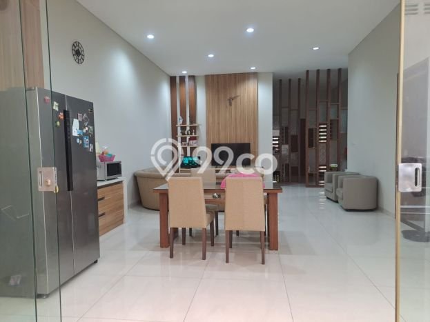 KESEMPATAN TERBAIK! Rumah Asri area , LT 235m2m² Bangunan 170m2m² KESEMPATAN TERBAIK! Rumah Asri area , LT 235m2m² Bangunan 170m2m²