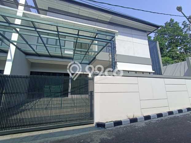 Rumah Strategis Cipaganti, Bandung, Luas 212m2m² Bangunan 350m2m² Rumah Strategis Cipaganti, Bandung, Luas 212m2m² Bangunan 350m2m²