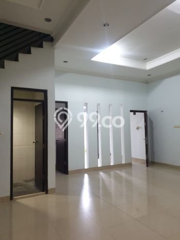 PROPERTI UNGGULAN! Rumah Premium area , LT 141m2m² Bangunan 246m2m² PROPERTI UNGGULAN! Rumah Premium area , LT 141m2m² Bangunan 246m2m²