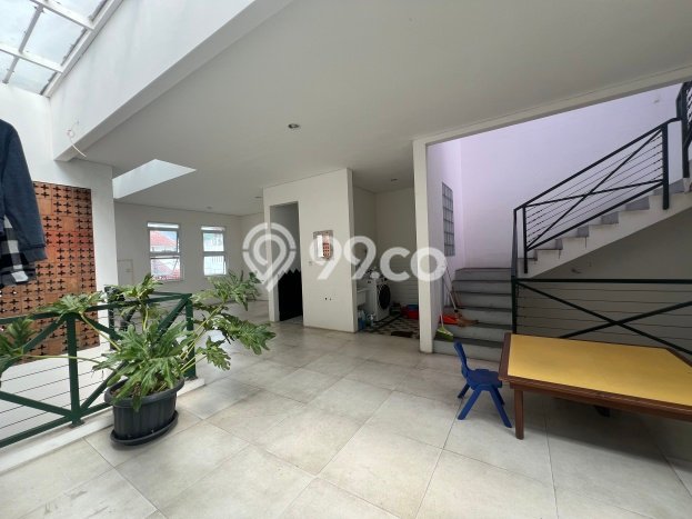 Rumah Elit Modern Tanpa Renovasi di Pasteur Bandung Rumah Elit Modern Tanpa Renovasi di Pasteur Bandung