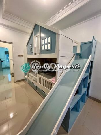 Lokasi terbaik! Rumah siap huni dikontrakkan di Ciracas LB 120m2 Lokasi terbaik! Rumah siap huni dikontrakkan di Ciracas LB 120m2