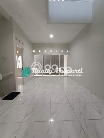 Disewakan! Rumah 3 Kamar Tidur &
2 Kamar Mandi di Jatibening, Bekasi Disewakan! Rumah 3 Kamar Tidur &
2 Kamar Mandi di Jatibening, Bekasi
