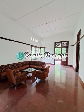 Siap Huni Rumah Mewah 3 Kamar di Menteng Dekat ke Mana Saja Siap Huni Rumah Mewah 3 Kamar di Menteng Dekat ke Mana Saja
