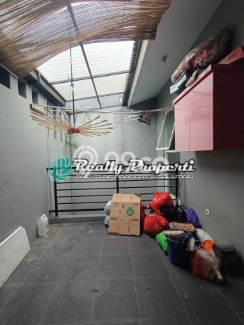 Disewakan! Rumah 3 Kamar Tidur &
3 Kamar Mandi di Jatiwarna, Bekasi Disewakan! Rumah 3 Kamar Tidur &
3 Kamar Mandi di Jatiwarna, Bekasi
