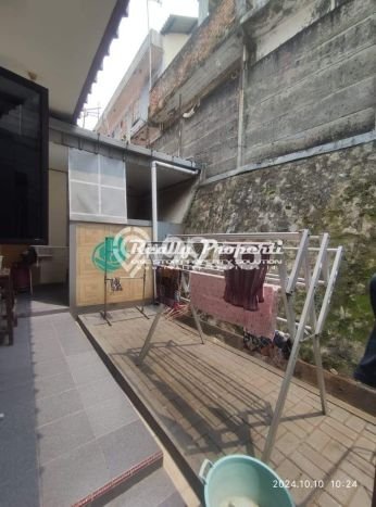 Ready to Use! Luxury House LT 330m2 Desain Elegan di Jatiwaringin Ready to Use! Luxury House LT 330m2 Desain Elegan di Jatiwaringin