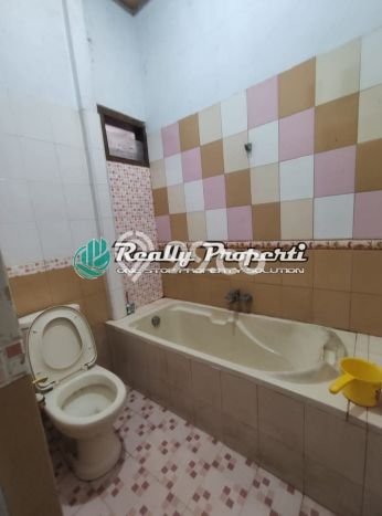 Rumah Luas Asri 5 KT Siap Huni di Jatimelati Bekasi Rumah Luas Asri 5 KT Siap Huni di Jatimelati Bekasi