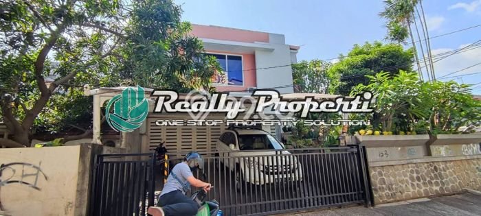 Dijual Rumah Premium dengan Fasilitas Sekitar Komplit di Duren Sawit, Jakarta Timur Dijual Rumah Premium dengan Fasilitas Sekitar Komplit di Duren Sawit, Jakarta Timur
