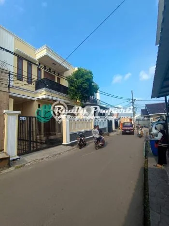Rumah Sewa Bekasi LT 118m2 LB 190m2 Area Jati Cempaka Rumah Sewa Bekasi LT 118m2 LB 190m2 Area Jati Cempaka