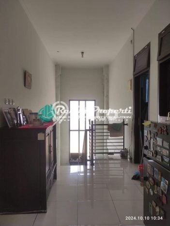Ready to Use! Luxury House LT 330m2 Desain Elegan di Jatiwaringin Ready to Use! Luxury House LT 330m2 Desain Elegan di Jatiwaringin