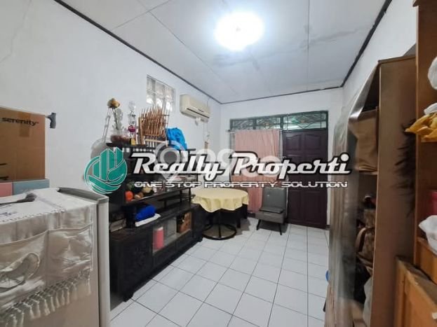 Rumah Luas Asri 4 KT Siap Pakai di Jati Cempaka Bekasi Rumah Luas Asri 4 KT Siap Pakai di Jati Cempaka Bekasi