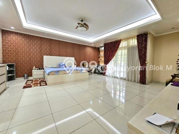 Hunian Mewah LB 500m2 Siap Pakai Desain Elegan di Cipete, Jakarta Selatan Hunian Mewah LB 500m2 Siap Pakai Desain Elegan di Cipete, Jakarta Selatan