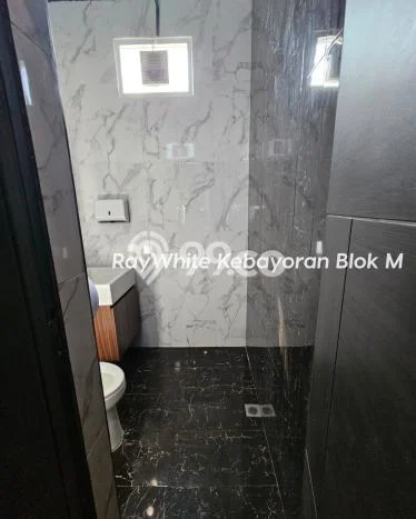 Ruko Bagus Dijual LB 350m2 Lokasi Strategis Jakarta Selatan Area Cocok untuk Bisnis Ruko Bagus Dijual LB 350m2 Lokasi Strategis Jakarta Selatan Area Cocok untuk Bisnis