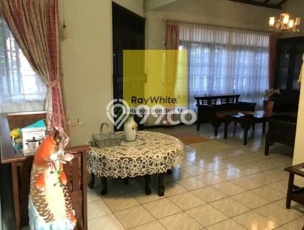 Rumah Elit Modern Tanpa Renovasi di Jati Padang Jakarta Selatan Rumah Elit Modern Tanpa Renovasi di Jati Padang Jakarta Selatan