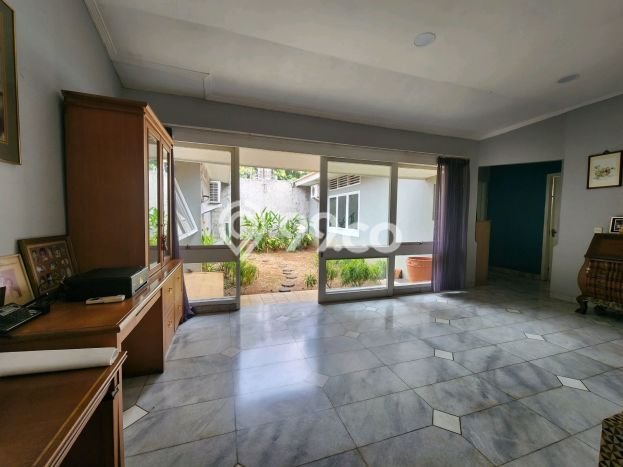 Rumah Elit Modern Tanpa Renovasi di Setiabudi Jakarta Selatan Rumah Elit Modern Tanpa Renovasi di Setiabudi Jakarta Selatan