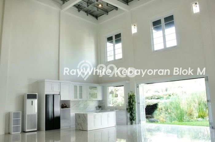 Jual Rumah Mewah Elegan Dengan View Eksklusif di Pangkalan Jati, Depok Jual Rumah Mewah Elegan Dengan View Eksklusif di Pangkalan Jati, Depok