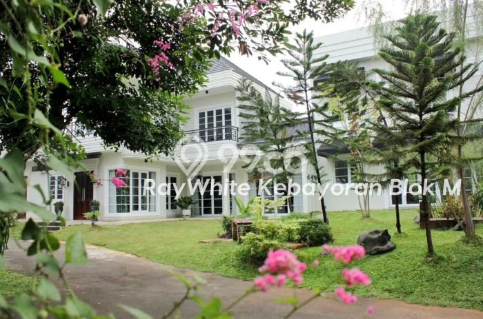 Jual Rumah Mewah Elegan Dengan View Eksklusif di Pangkalan Jati, Depok Jual Rumah Mewah Elegan Dengan View Eksklusif di Pangkalan Jati, Depok