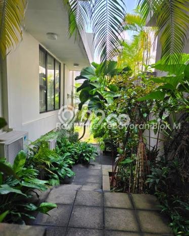 Rumah Nyaman area Kebayoran Baru, 5 KT, Lingkungan Strategis, Luas 700m2m² Bangunan 700m2m² Rumah Nyaman area Kebayoran Baru, 5 KT, Lingkungan Strategis, Luas 700m2m² Bangunan 700m2m²