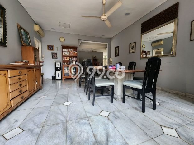Rumah Elit Modern Tanpa Renovasi di Setiabudi Jakarta Selatan Rumah Elit Modern Tanpa Renovasi di Setiabudi Jakarta Selatan