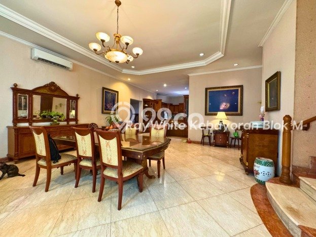 Hot Offer Hunian Premium Ideal dan Luas di Kebayoran Baru, Jakarta Selatan Hot Offer Hunian Premium Ideal dan Luas di Kebayoran Baru, Jakarta Selatan