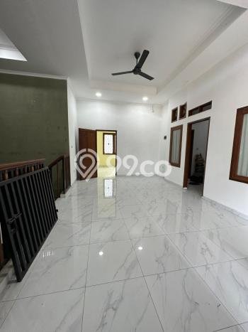 Rumah 9 Kamar Tidur Desain Minimalis di Kawasan Elite Cinere, Depok Rumah 9 Kamar Tidur Desain Minimalis di Kawasan Elite Cinere, Depok