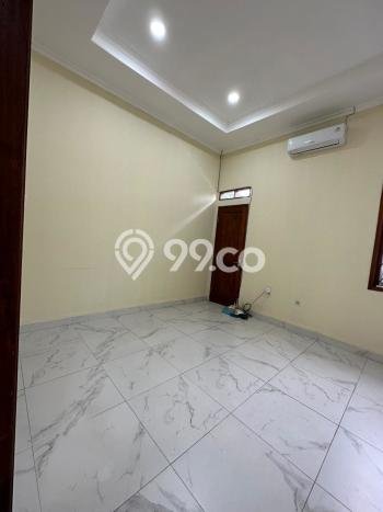 Rumah 9 Kamar Tidur Desain Minimalis di Kawasan Elite Cinere, Depok Rumah 9 Kamar Tidur Desain Minimalis di Kawasan Elite Cinere, Depok