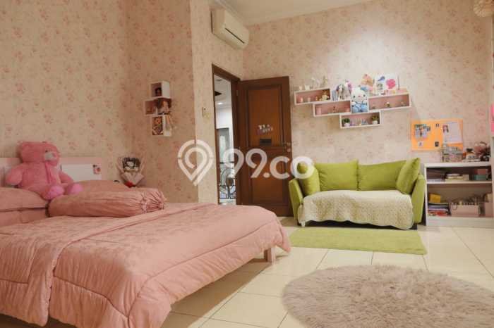 Rumah Mewah LB 399m2 Siap Pakai Desain Elegan di Pekayon, Bekasi Rumah Mewah LB 399m2 Siap Pakai Desain Elegan di Pekayon, Bekasi