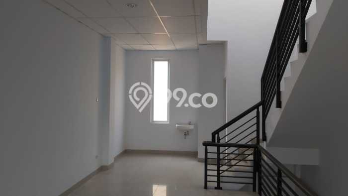 Ruko Dijual di Prime Area Jakarta Timur Luas 174m2 Ruko Dijual di Prime Area Jakarta Timur Luas 174m2