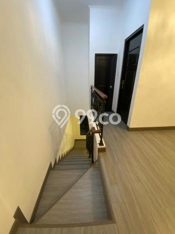 Rumah Elit Modern Tanpa Renovasi di Gading Serpong Tangerang Rumah Elit Modern Tanpa Renovasi di Gading Serpong Tangerang