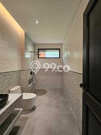 Rumah Elit LB 380m2 Siap Huni Desain Elegan di BSD Eminent, Tangerang Rumah Elit LB 380m2 Siap Huni Desain Elegan di BSD Eminent, Tangerang