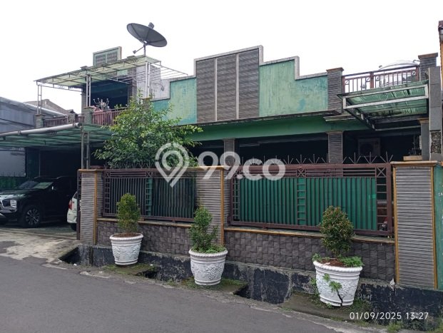 Hunian Cantik Modern Lb 200m2 di Ciracas, Jakarta Timur Hunian Cantik Modern Lb 200m2 di Ciracas, Jakarta Timur