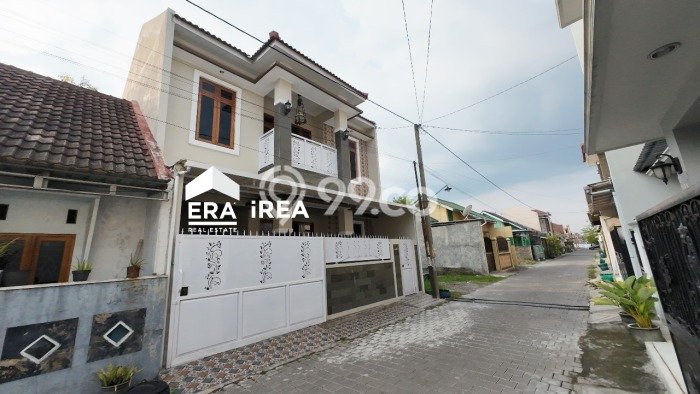 INVESTASI TEPAT! Rumah area Solo Baru, LT 81m2m² Bangunan 150m2m² INVESTASI TEPAT! Rumah area Solo Baru, LT 81m2m² Bangunan 150m2m²