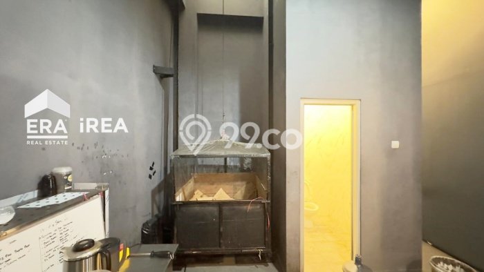 Ruko disewakan lokasi strategis Serengan Surakarta 561m2 Ruko disewakan lokasi strategis Serengan Surakarta 561m2