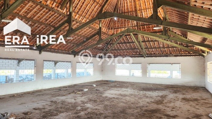 Unit Kantor Paling Strategis di Pasar Kliwon Surakarta dengan LB 1680m2 Unit Kantor Paling Strategis di Pasar Kliwon Surakarta dengan LB 1680m2