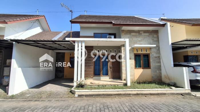 Dijual Rumah 3 Kamar Lokasi Strategis Nyaman dan Strategis di Solo Baru Dijual Rumah 3 Kamar Lokasi Strategis Nyaman dan Strategis di Solo Baru