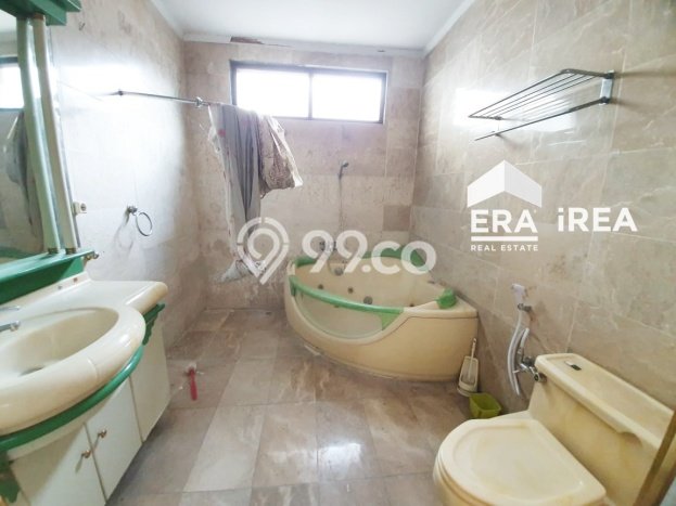 SPECIAL PRICE! Rumah Strategis di Banjarsari, LT 363m2m² Bangunan 362m2m² SPECIAL PRICE! Rumah Strategis di Banjarsari, LT 363m2m² Bangunan 362m2m²