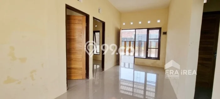 Hunian Strategis 2 KT LB 92m2 Kondisi Bagus di Solo Baru Hunian Strategis 2 KT LB 92m2 Kondisi Bagus di Solo Baru