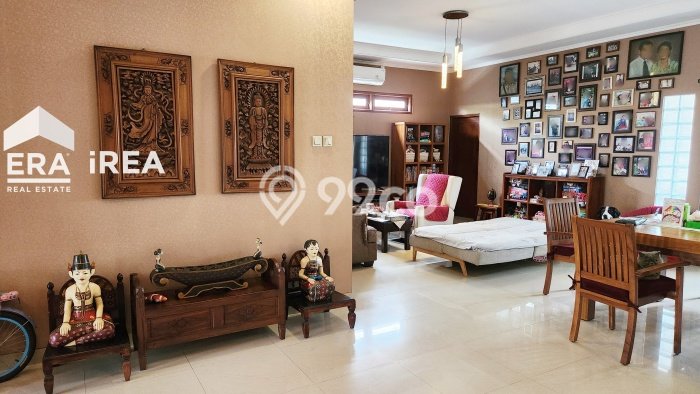 Jual Rumah Mewah Megah Dengan View Cantik di Solo Baru, Surakarta Jual Rumah Mewah Megah Dengan View Cantik di Solo Baru, Surakarta