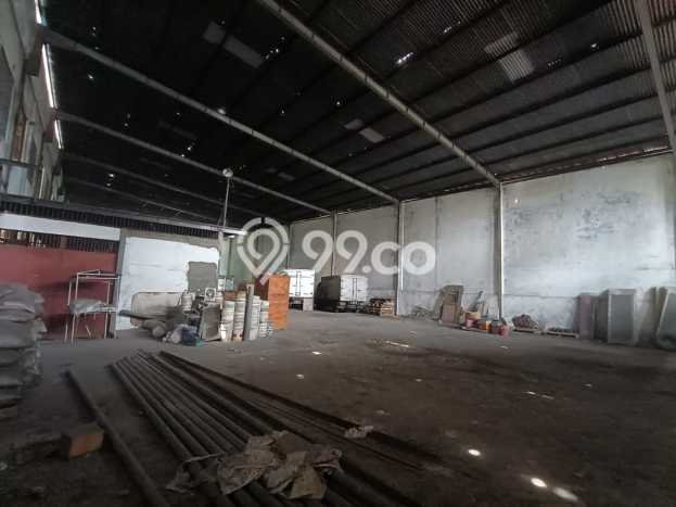 Disewakan Gudang di Kawasan Ramai Manukan Luas 900m2 Disewakan Gudang di Kawasan Ramai Manukan Luas 900m2