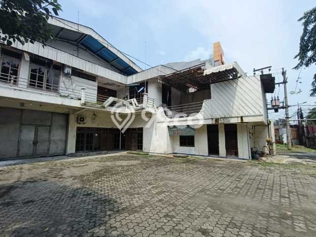 Disewakan Gudang di Kawasan Ramai Manukan Luas 900m2 Disewakan Gudang di Kawasan Ramai Manukan Luas 900m2