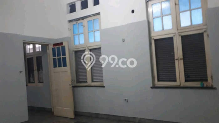 Dijual Rumah Luas Megah Dengan View Eksklusif di Raya Darmo, Surabaya Dijual Rumah Luas Megah Dengan View Eksklusif di Raya Darmo, Surabaya