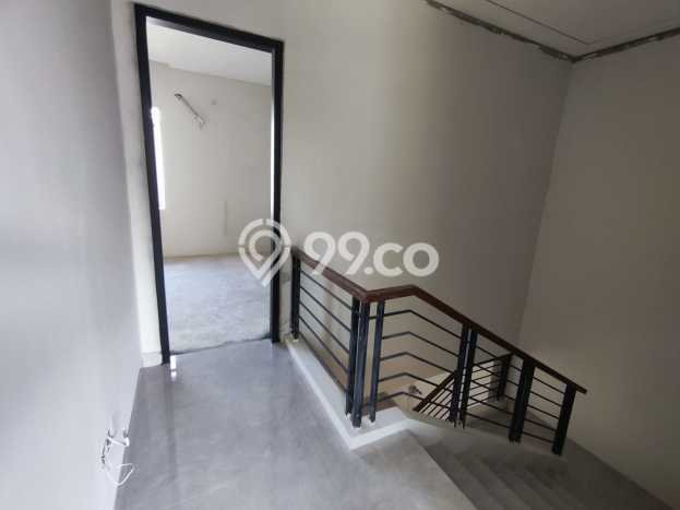 Rumah Elit LB 256m2 Siap Pakai Desain Elegan di BSD The Green, Tangerang Rumah Elit LB 256m2 Siap Pakai Desain Elegan di BSD The Green, Tangerang