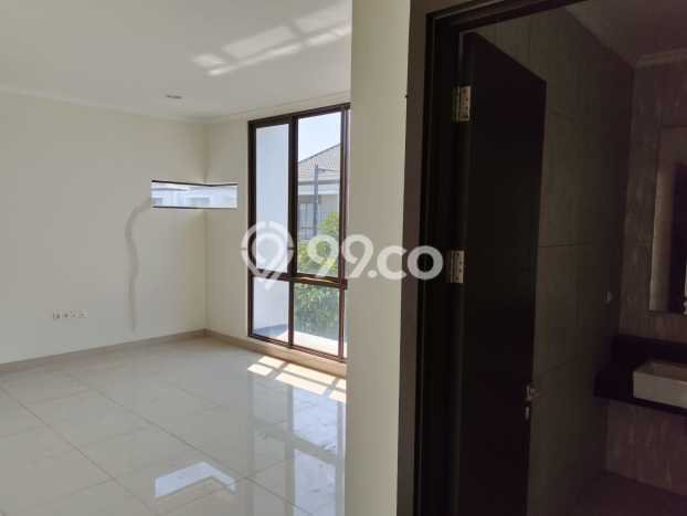 LOKASI TERBAIK! Rumah di Summarecon Bandung, 3 KM, Lingkungan Elite, Luas 216m² Bangunan 241m² LOKASI TERBAIK! Rumah di Summarecon Bandung, 3 KM, Lingkungan Elite, Luas 216m² Bangunan 241m²