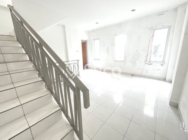 Ruko Dijual di Prime Area Bandung Luas 140m2 Ruko Dijual di Prime Area Bandung Luas 140m2