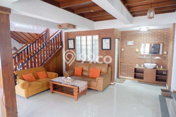 HOT PROPERTY! Rumah Strategis di Setiabudi, Luas 268m2m² LB 300m2m² HOT PROPERTY! Rumah Strategis di Setiabudi, Luas 268m2m² LB 300m2m²
