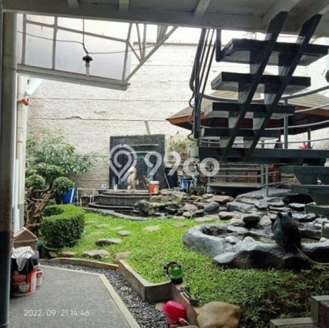 Rumah Terawat 7 KT 4 KM di Kawasan Komersial Sudirman, Bandung Rumah Terawat 7 KT 4 KM di Kawasan Komersial Sudirman, Bandung